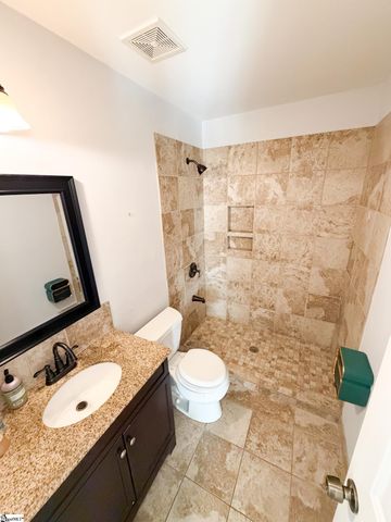 8 Bass Way, Taylors, SC 29687