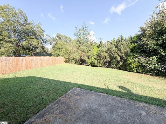 8 Bass Way, Taylors, SC 29687