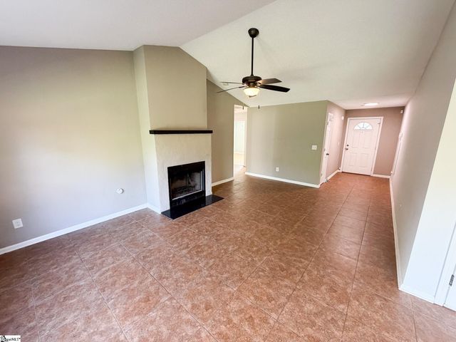 8 Bass Way, Taylors, SC 29687