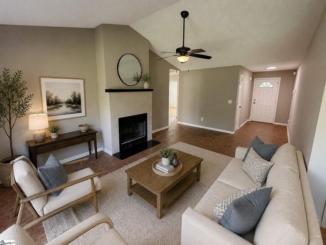 8 Bass Way, Taylors, SC 29687