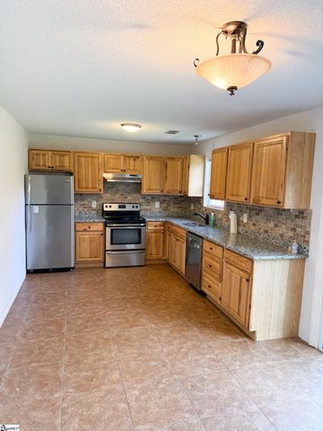 8 Bass Way, Taylors, SC 29687