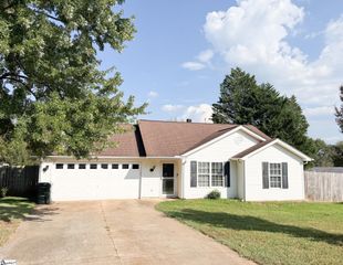 8 Bass Way, Taylors, SC 29687