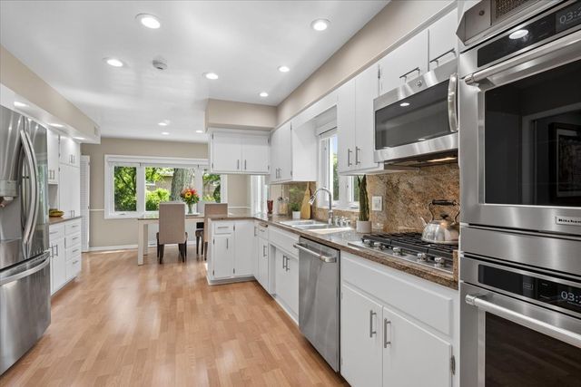 3131 Central Avenue, Wilmette, IL 60091