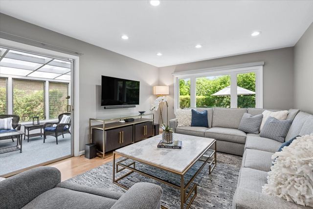 3131 Central Avenue, Wilmette, IL 60091