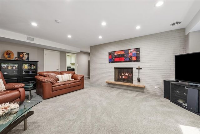 3131 Central Avenue, Wilmette, IL 60091