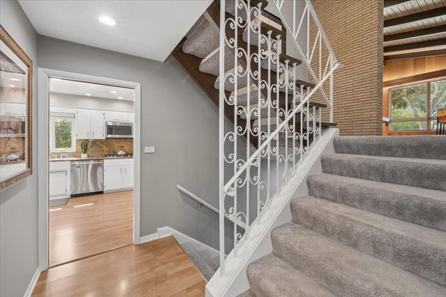 3131 Central Avenue, Wilmette, IL 60091
