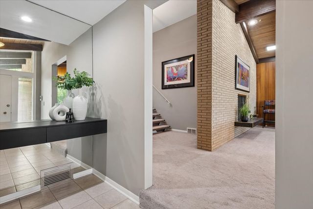 3131 Central Avenue, Wilmette, IL 60091