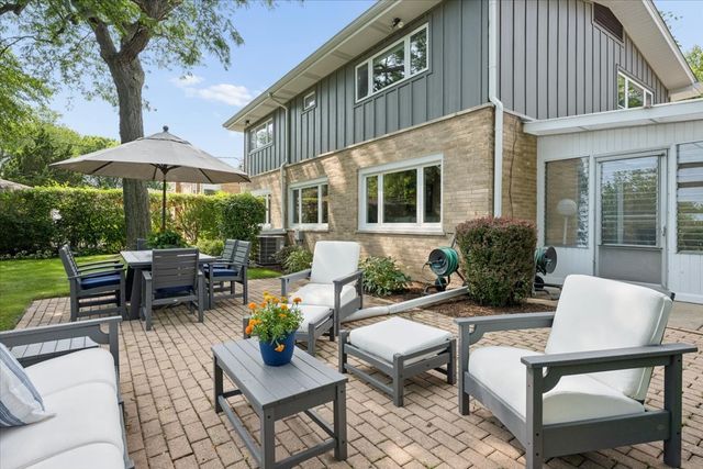 3131 Central Avenue, Wilmette, IL 60091