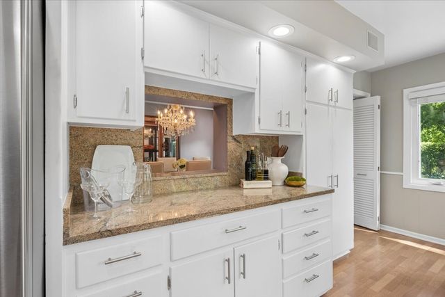 3131 Central Avenue, Wilmette, IL 60091
