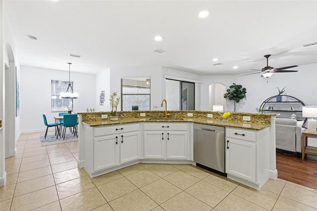 7907 HAMPTON LAKE DRIVE, Tampa, FL 33647