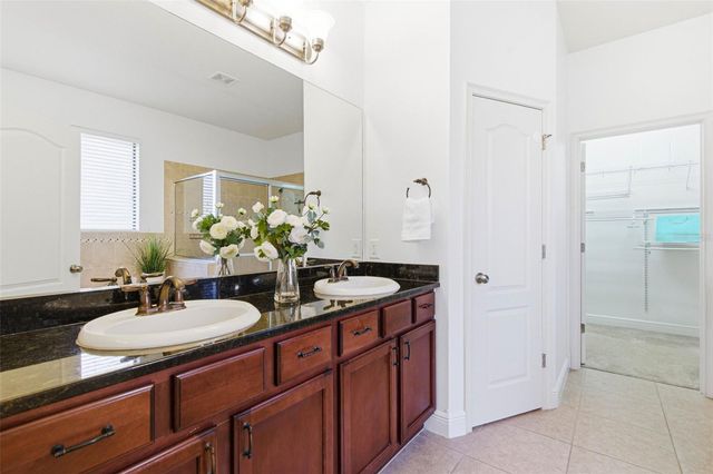 7907 HAMPTON LAKE DRIVE, Tampa, FL 33647