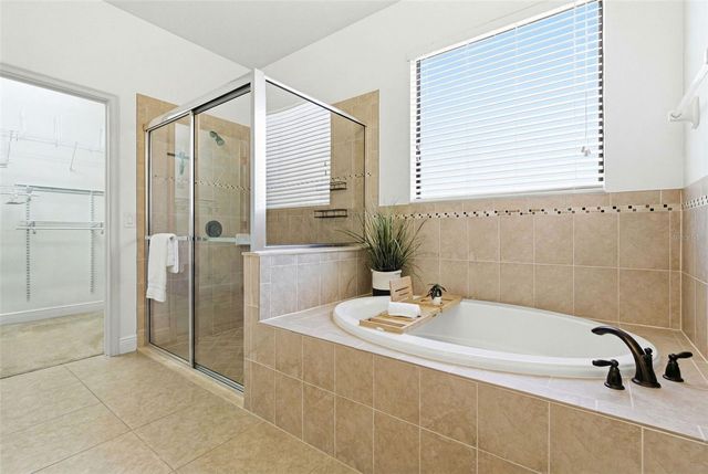 7907 HAMPTON LAKE DRIVE, Tampa, FL 33647