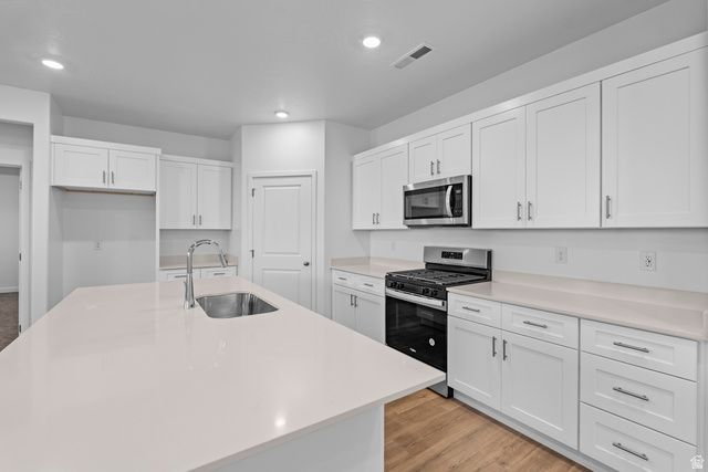 1805 S QUENNS GARDEN DR, Washington, UT 84780