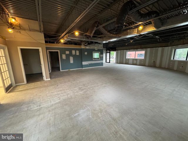 1858 CHARTER LANE #204, Lancaster, PA 17601