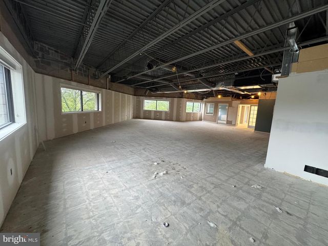 1858 CHARTER LANE #204, Lancaster, PA 17601