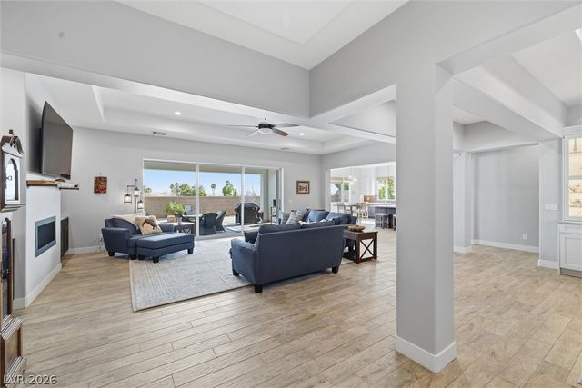 8260 Sweetwater Creek Way, Las Vegas, NV 89113