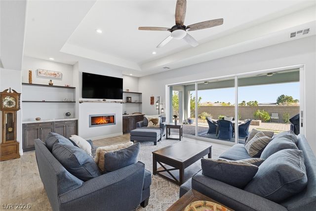 8260 Sweetwater Creek Way, Las Vegas, NV 89113