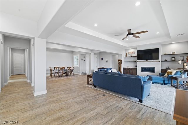 8260 Sweetwater Creek Way, Las Vegas, NV 89113