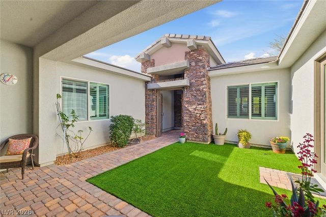 8260 Sweetwater Creek Way, Las Vegas, NV 89113