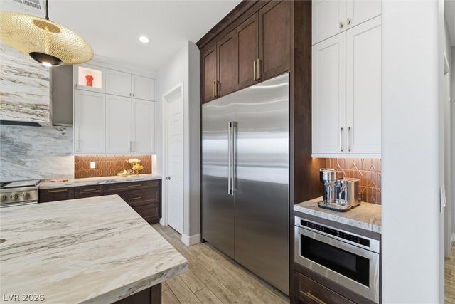 8260 Sweetwater Creek Way, Las Vegas, NV 89113