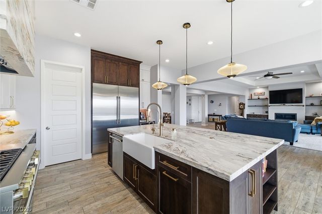 8260 Sweetwater Creek Way, Las Vegas, NV 89113