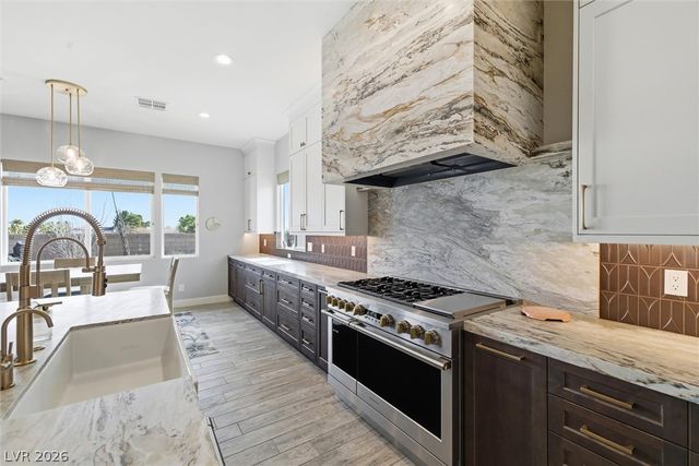 8260 Sweetwater Creek Way, Las Vegas, NV 89113