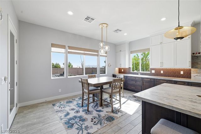 8260 Sweetwater Creek Way, Las Vegas, NV 89113