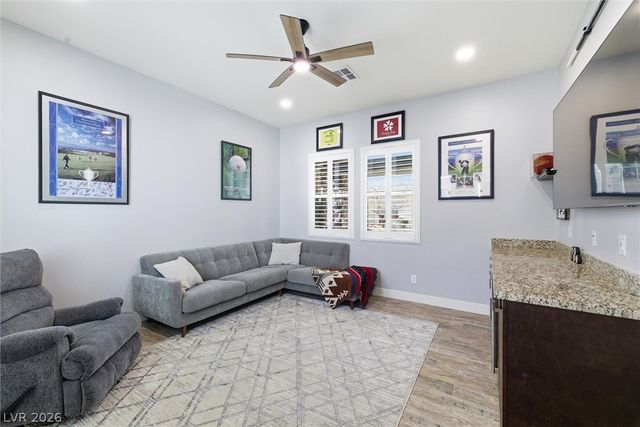 8260 Sweetwater Creek Way, Las Vegas, NV 89113