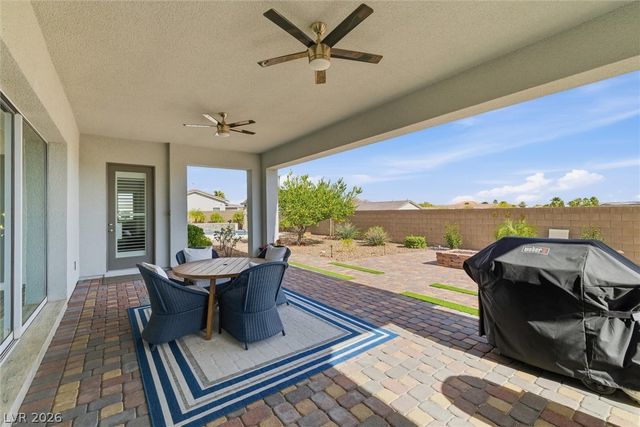 8260 Sweetwater Creek Way, Las Vegas, NV 89113