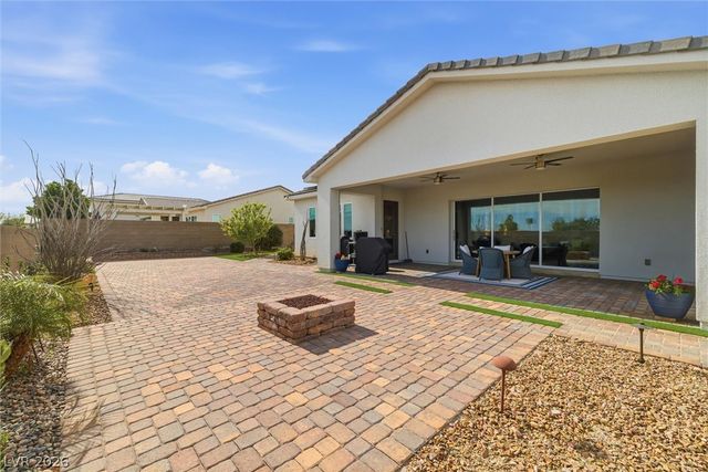 8260 Sweetwater Creek Way, Las Vegas, NV 89113