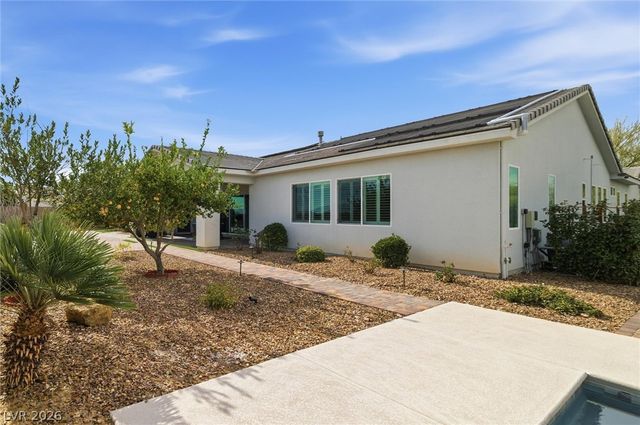 8260 Sweetwater Creek Way, Las Vegas, NV 89113