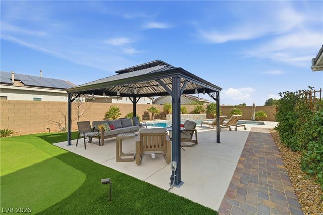 8260 Sweetwater Creek Way, Las Vegas, NV 89113