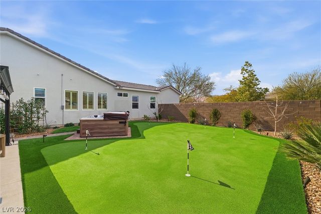 8260 Sweetwater Creek Way, Las Vegas, NV 89113