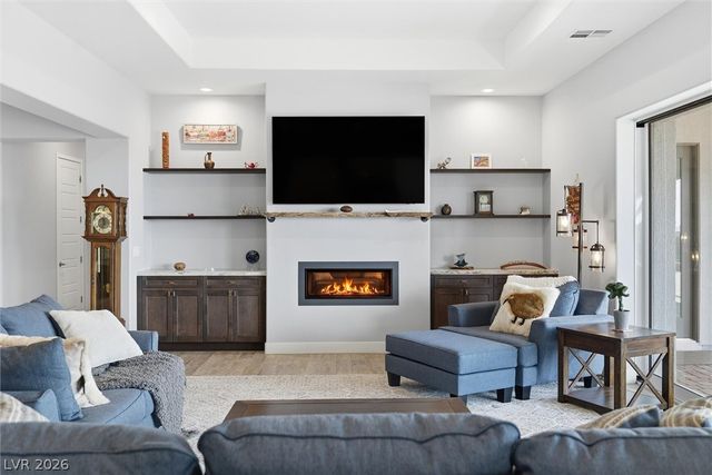 8260 Sweetwater Creek Way, Las Vegas, NV 89113