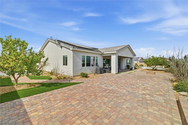 8260 Sweetwater Creek Way, Las Vegas, NV 89113