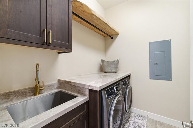 8260 Sweetwater Creek Way, Las Vegas, NV 89113