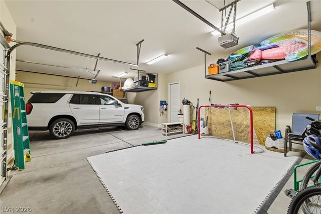 8260 Sweetwater Creek Way, Las Vegas, NV 89113