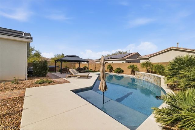 8260 Sweetwater Creek Way, Las Vegas, NV 89113