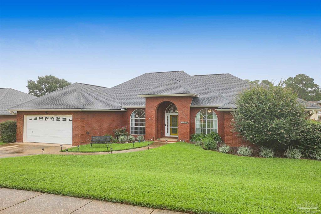 2822 Frederick St, Cantonment, FL 32533