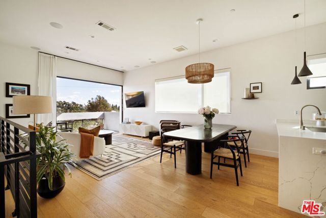 3256 Colony Circle, Los Angeles, CA 90027