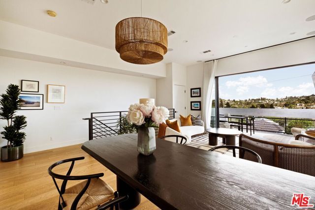 3256 Colony Circle, Los Angeles, CA 90027