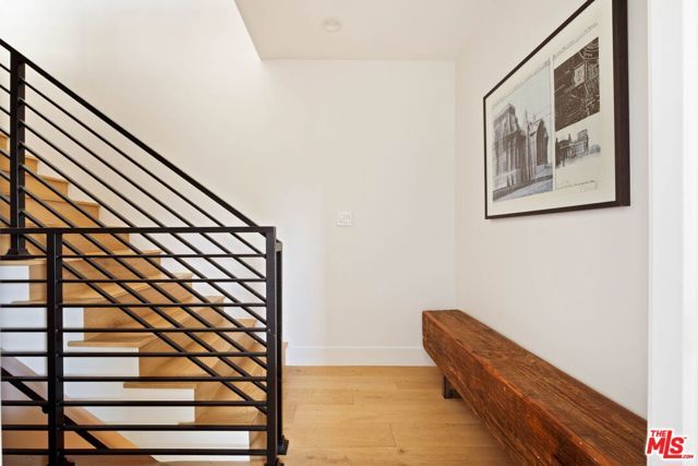 3256 Colony Circle, Los Angeles, CA 90027