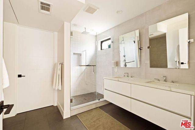 3256 Colony Circle, Los Angeles, CA 90027