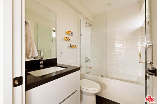 3256 Colony Circle, Los Angeles, CA 90027