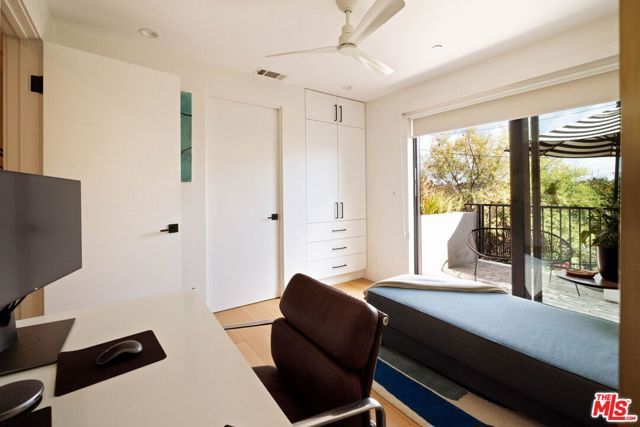 3256 Colony Circle, Los Angeles, CA 90027