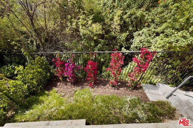 3256 Colony Circle, Los Angeles, CA 90027
