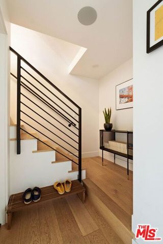 3256 Colony Circle, Los Angeles, CA 90027