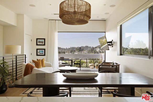 3256 Colony Circle, Los Angeles, CA 90027