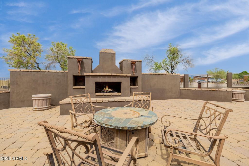 Image 11 of property listing at 10433 W MARIPOSA GRANDE --, Peoria, AZ 85383