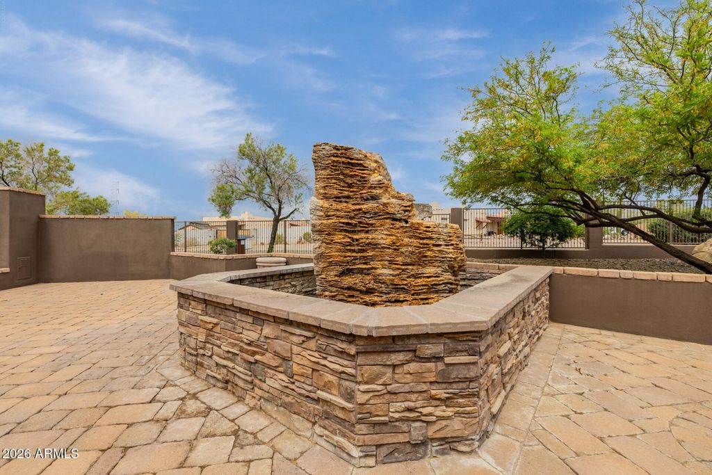 Image 13 of property listing at 10433 W MARIPOSA GRANDE --, Peoria, AZ 85383